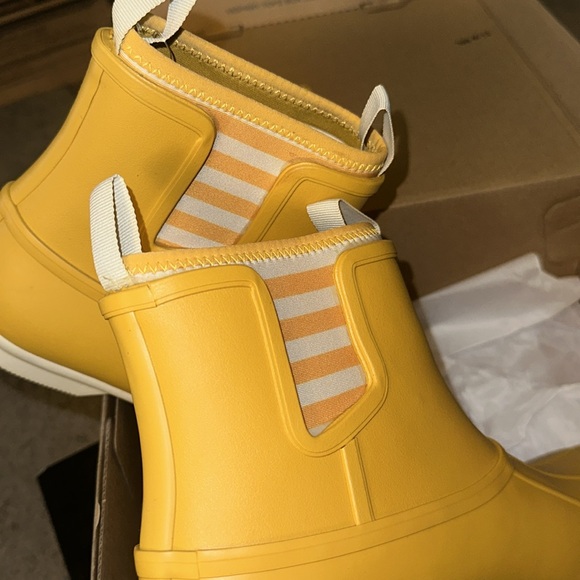 Sperry rainy weather boots - Picture 7 of 12